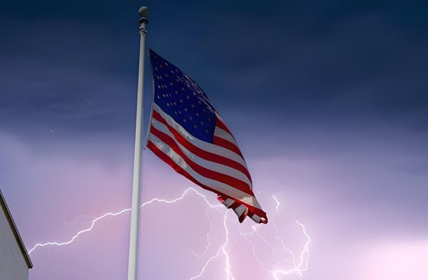 Advice-For-Ensuring-Flagpole-Safety-During-Storms-1